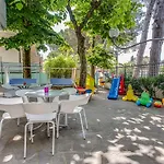 Holiday 3*