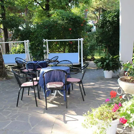 Holiday Hotel